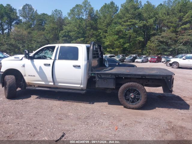 3C6UR5HL0NG155211 RAM 2500 Tradesman  4x4 8' Box