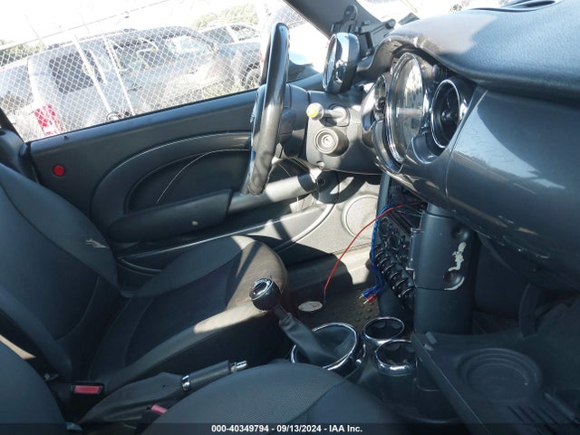 2006 MINI COOPER WMWRF33586TF65053 Photo 4