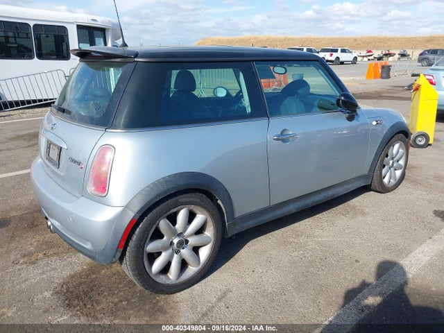 2002 MINI COOPER S WMWRE33462TD57435 Photo 3
