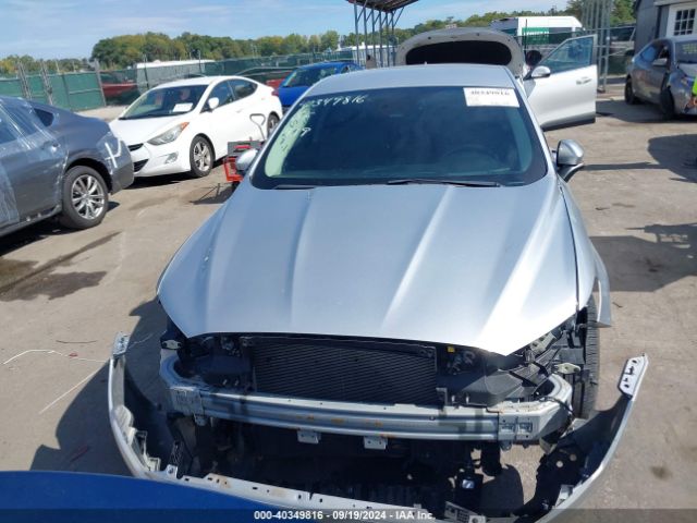 3FA6P0HD5KR250906 Ford FUSION SE