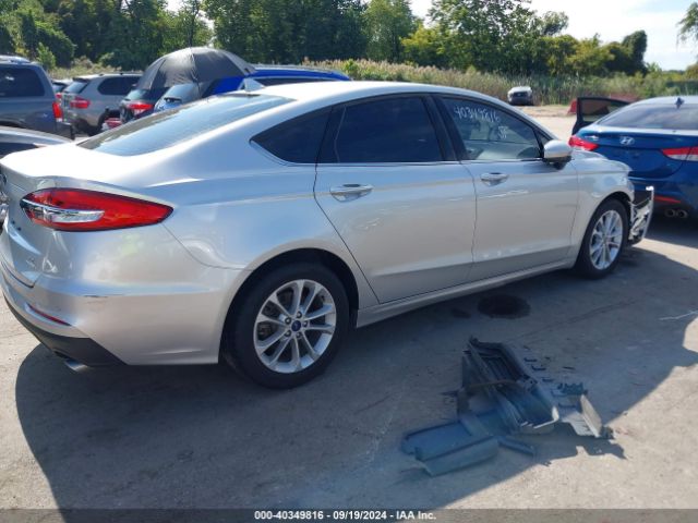 3FA6P0HD5KR250906 Ford FUSION SE