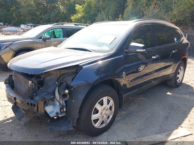 Chevrolet Traverse Ls 2015 1GNKRFKD7FJ363178 Image 2