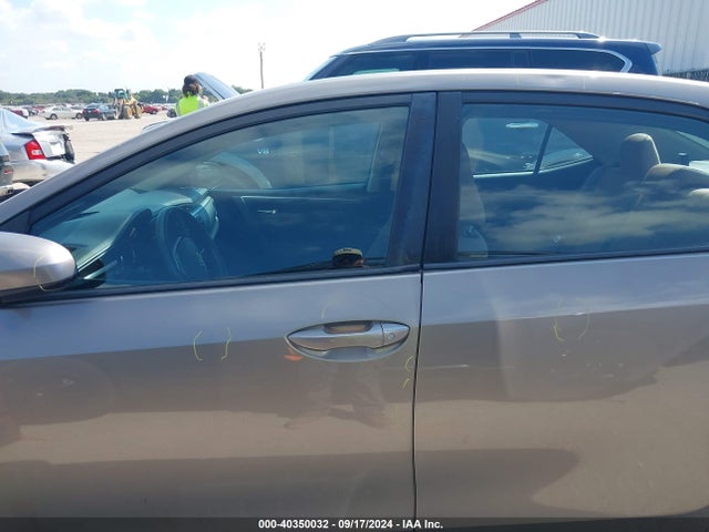 Toyota Corolla Le Plus 2014 5YFBURHE9EP061572 Image 14