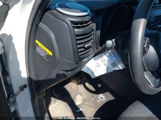 KIA SOUL + 2014 KNDJP3A5XE7032139 Image 13