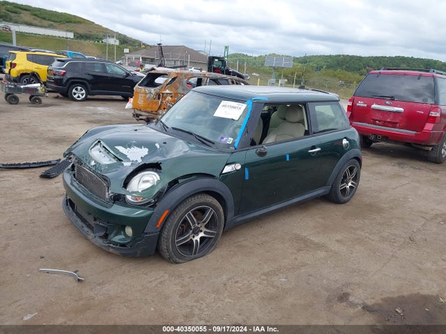 2011 MINI COOPER S WMWSV3C59BTY12754 Photo 1