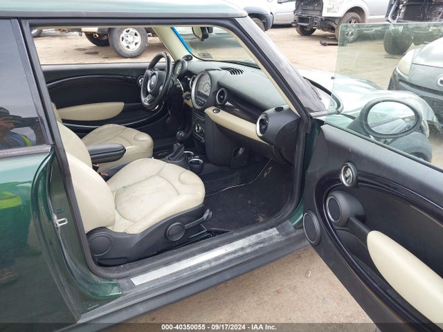 2011 MINI COOPER S WMWSV3C59BTY12754 Photo 4