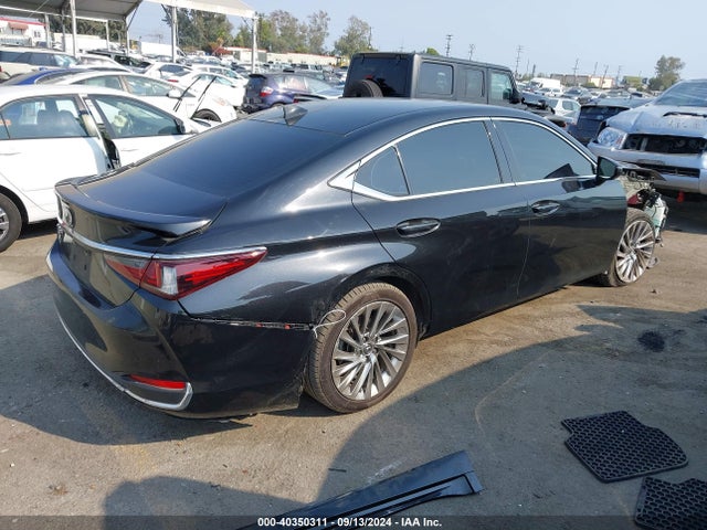 58AEA1C15MU010944 Lexus Es 300h Luxury