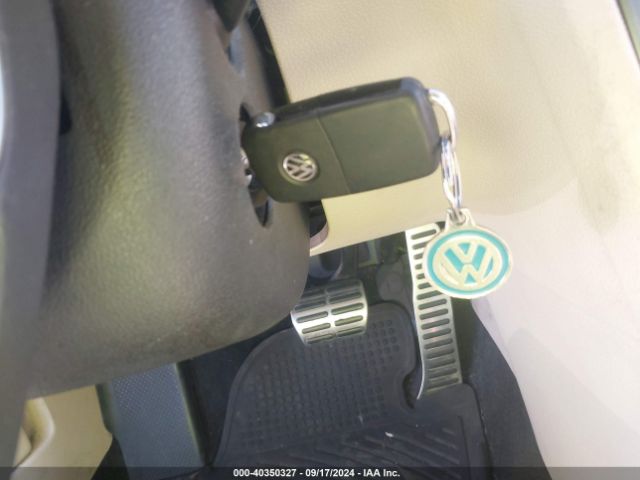 1VWDT7A30HC000596 Volkswagen Passat 1.8t R-line