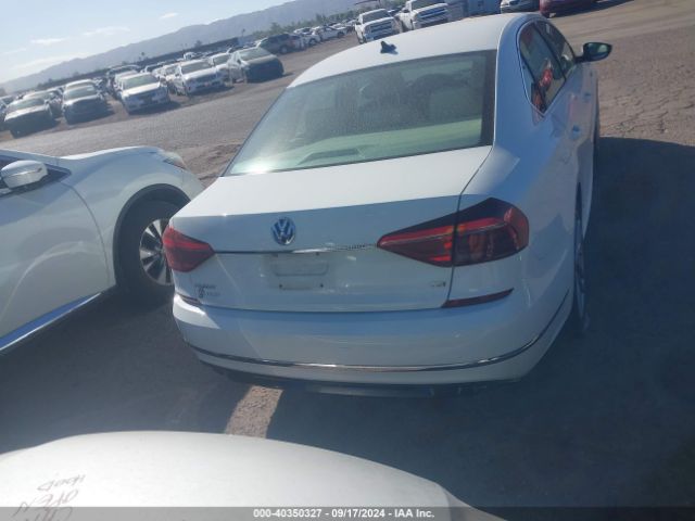 1VWDT7A30HC000596 Volkswagen Passat 1.8t R-line