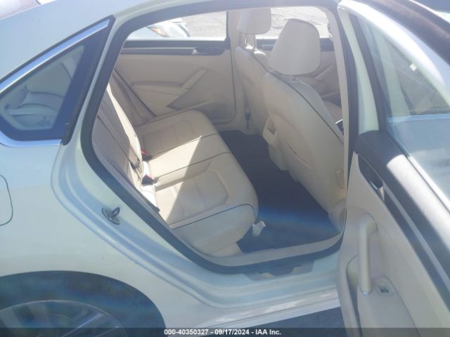 1VWDT7A30HC000596 Volkswagen Passat 1.8t R-line