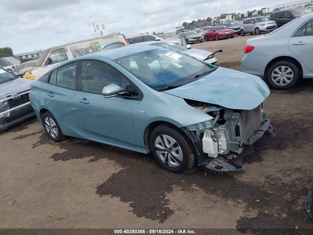 Toyota Prius Two 2017 JTDKBRFU1H3049672 главное изображение