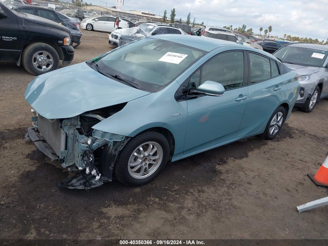Toyota Prius Two 2017 JTDKBRFU1H3049672 Image 2