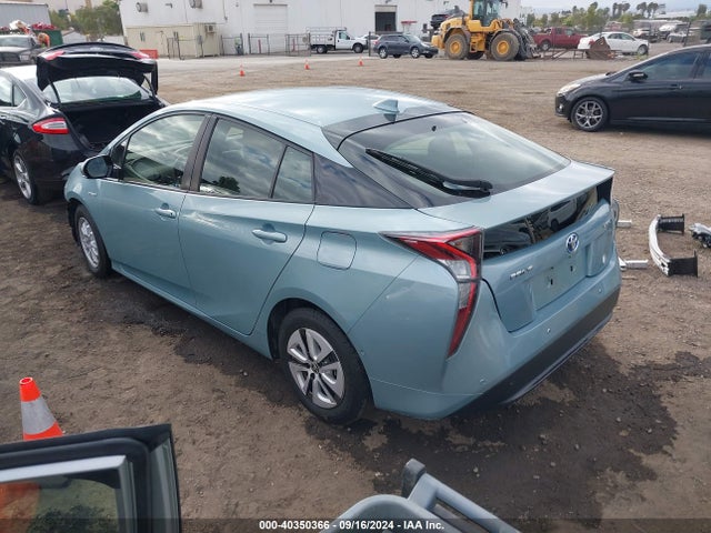 Toyota Prius Two 2017 JTDKBRFU1H3049672 Image 3