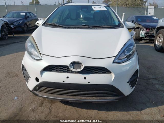 JTDKDTB3XJ1605371 Toyota Prius C One