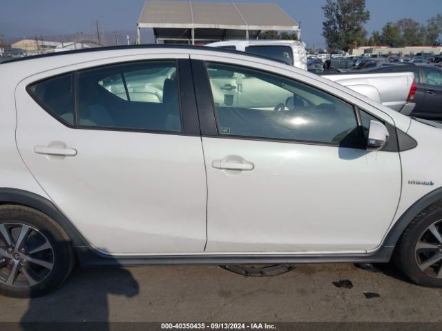JTDKDTB3XJ1605371 Toyota Prius C One