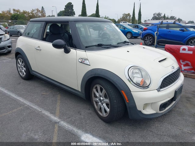 2011 MINI COOPER S WMWSV3C56BTY15112 Photo 0