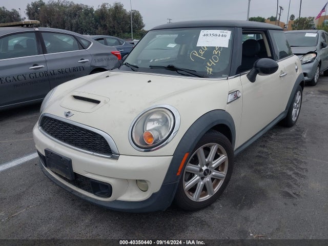 2011 MINI COOPER S WMWSV3C56BTY15112 Photo 1
