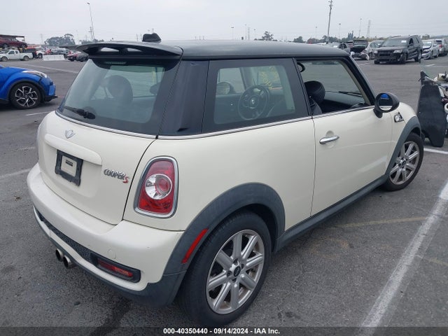 2011 MINI COOPER S WMWSV3C56BTY15112 Photo 3