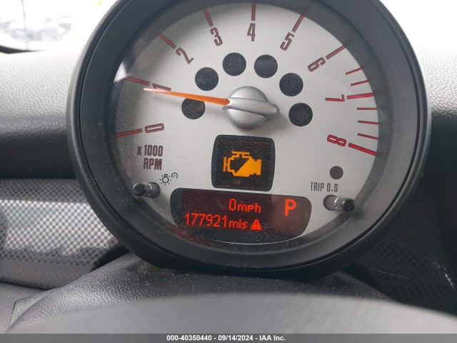 2011 MINI COOPER S WMWSV3C56BTY15112 Photo 6