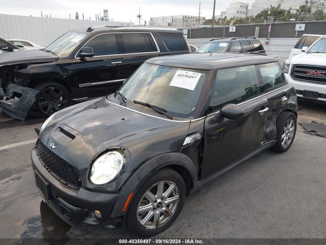 2011 MINI COOPER S WMWSV3C51BTY15339 Photo 1