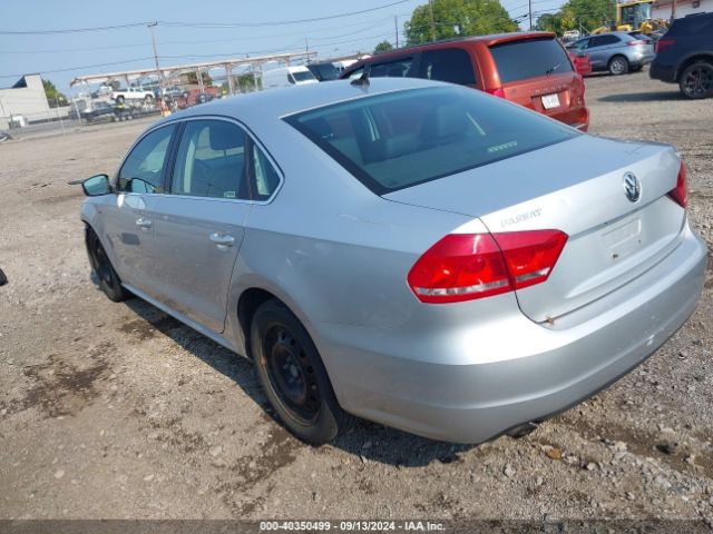 1VWAT7A31FC104692 Volkswagen Passat 1.8t Limited Edition