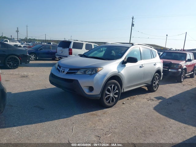 Toyota RAV4 LE 2014 2T3ZFREV2EW078667 Image 2