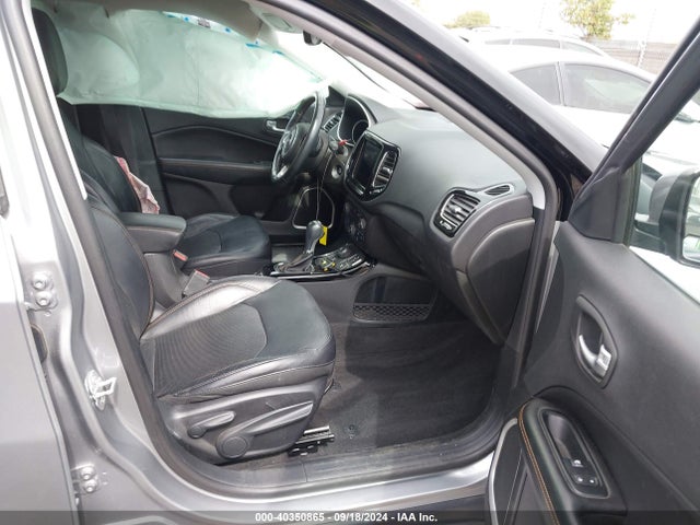 3C4NJDCBXJT104930 Jeep Compass Limited 4x4