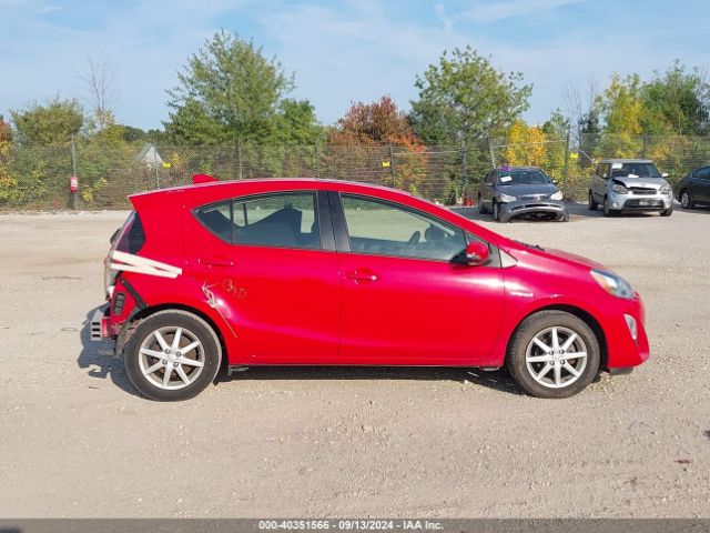 JTDKDTB33G1117887 Toyota Prius C Three