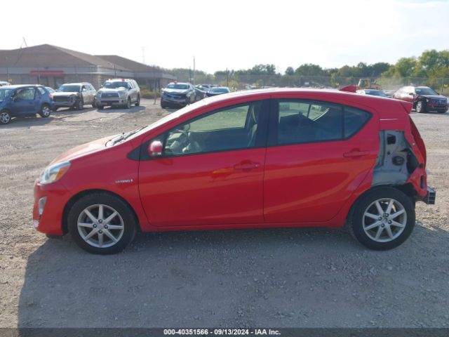 JTDKDTB33G1117887 Toyota Prius C Three