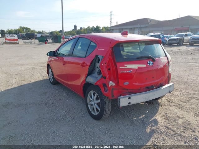 JTDKDTB33G1117887 Toyota Prius C Three