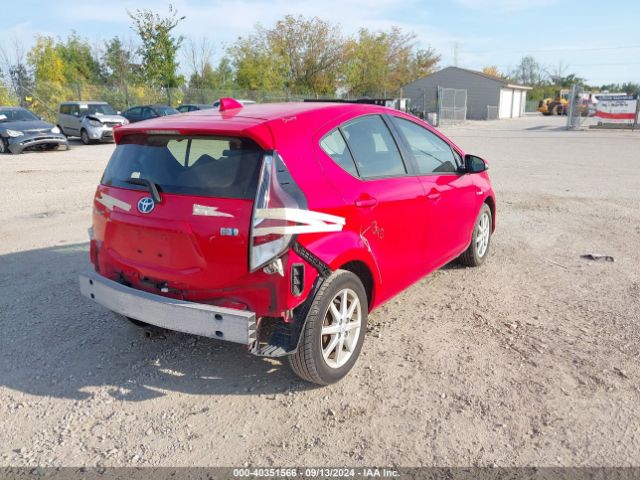JTDKDTB33G1117887 Toyota Prius C Three