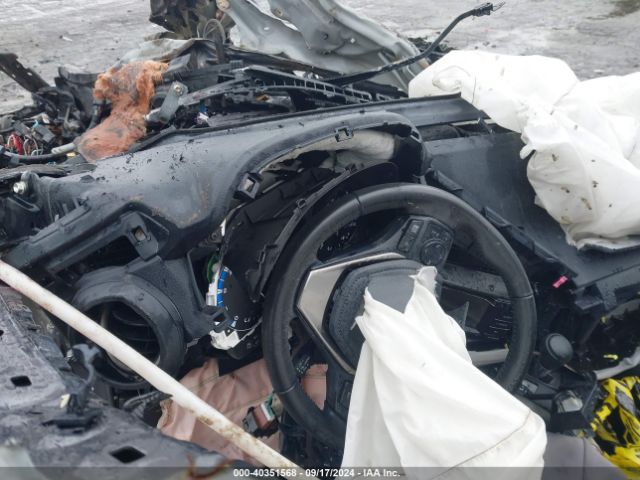 JTMWFREV4HJ701535 Toyota Rav4 Xle