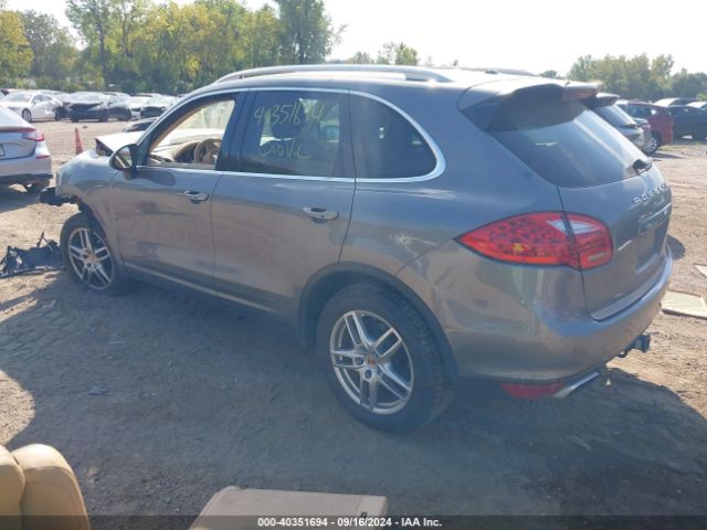 2013 PORSCHE CAYENNE WP1AF2A25DLA35828 Photo 2