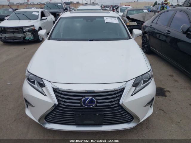 JTHBW1GG3J2185648 Lexus ES 300H