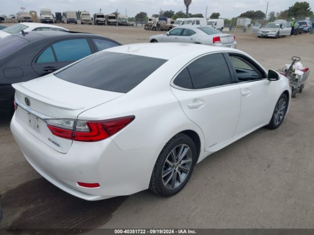 JTHBW1GG3J2185648 Lexus ES 300H