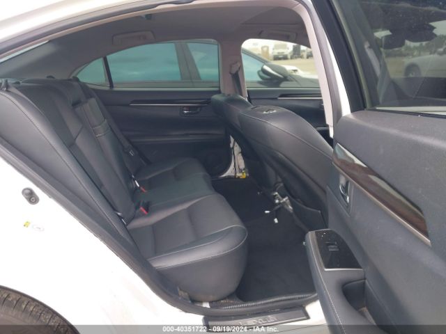 JTHBW1GG3J2185648 Lexus ES 300H