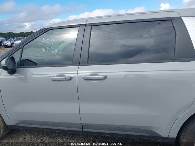 KNDNC5H36R6420543 KIA Carnival Mpv Ex