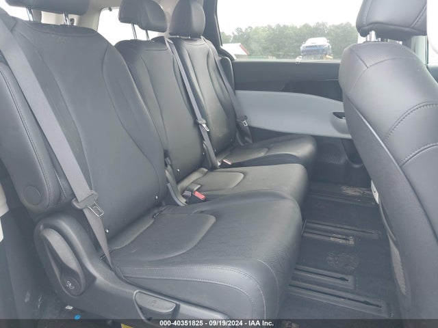 KNDNC5H36R6420543 KIA Carnival Mpv Ex