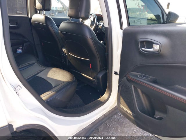 3C4NJDDBXKT739565 Jeep Compass Trailhawk 4x4