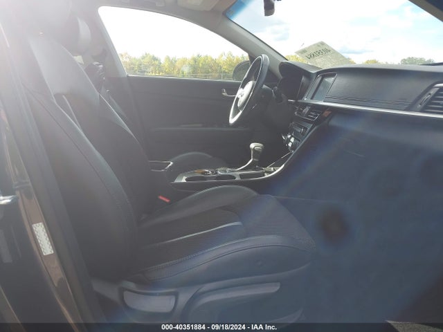 5XXGT4L37KG377574 KIA Optima S