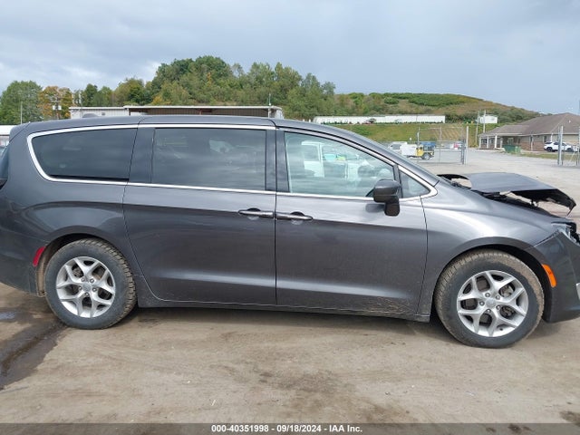 2C4RC1FG8KR666556 Chrysler Pacifica Touring Plus