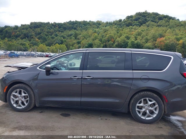 2C4RC1FG8KR666556 Chrysler Pacifica Touring Plus