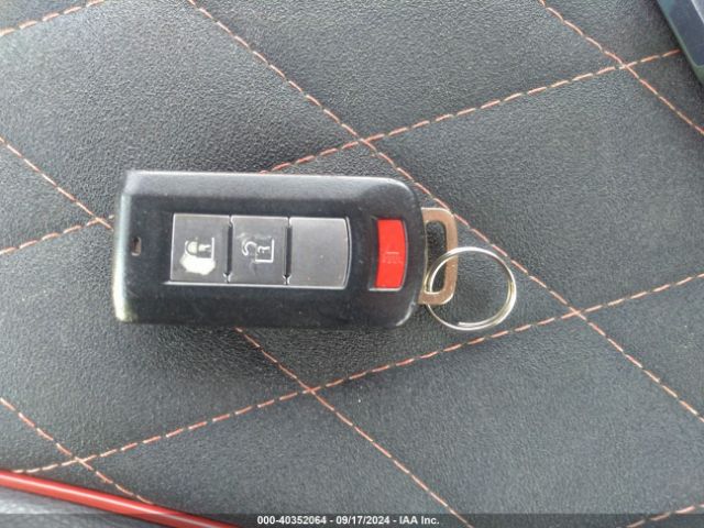 JA4AZ3A35JZ037749 Mitsubishi Outlander Se