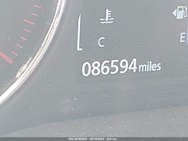 JA4AZ3A35JZ037749 Mitsubishi Outlander Se