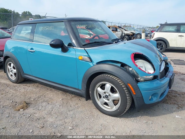2009 MINI COOPER WMWMF33579TW78584 Photo 0