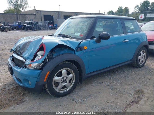 2009 MINI COOPER WMWMF33579TW78584 Photo 1
