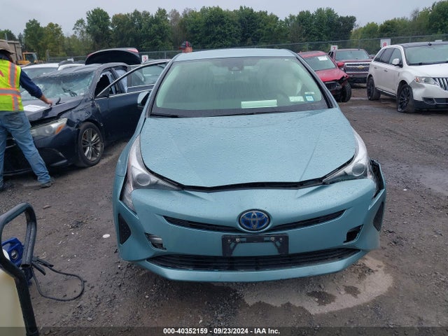 Toyota Prius Two Eco 2018 JTDKARFU3J3067082 Image 12