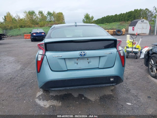 Toyota Prius Two Eco 2018 JTDKARFU3J3067082 Image 16