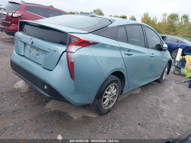 Toyota Prius Two Eco 2018 JTDKARFU3J3067082 Image 4