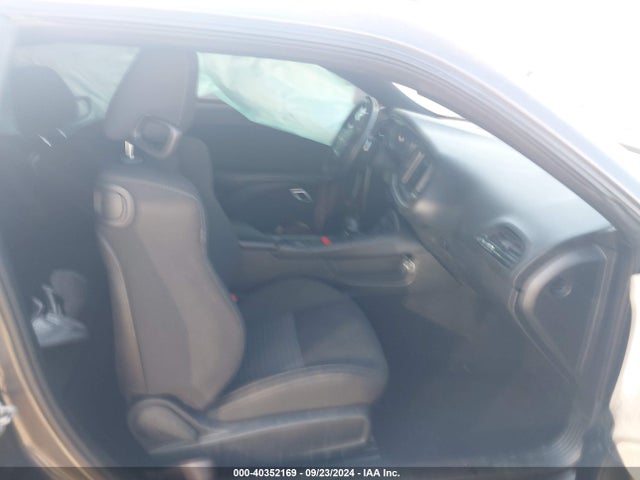 2C3CDZJG2NH211371 Dodge Challenger Gt